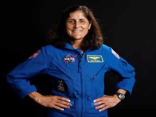 Sunita Williams turns 59 in space. Family, salary and education