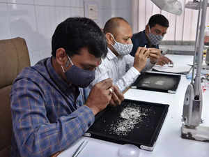 From Surat to New York, diamond trade suffers under the weight of Russia sanctions