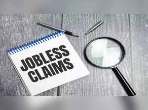 US weekly jobless claims unexpectedly fall