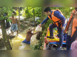 Paschim Medinipur: Flood-affected people receive aid, in Paschim Medinipur distr...