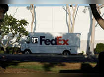 FedEx slumps 15% amid weak demand for pricey priority deliveries