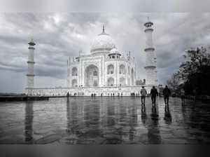 Taj Mahal’s magnificence fading? Cracks appear across the iconic monument, precious stones erode:Image