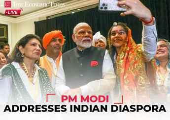 PM Modi addresses Indian diaspora in New York | LIVE