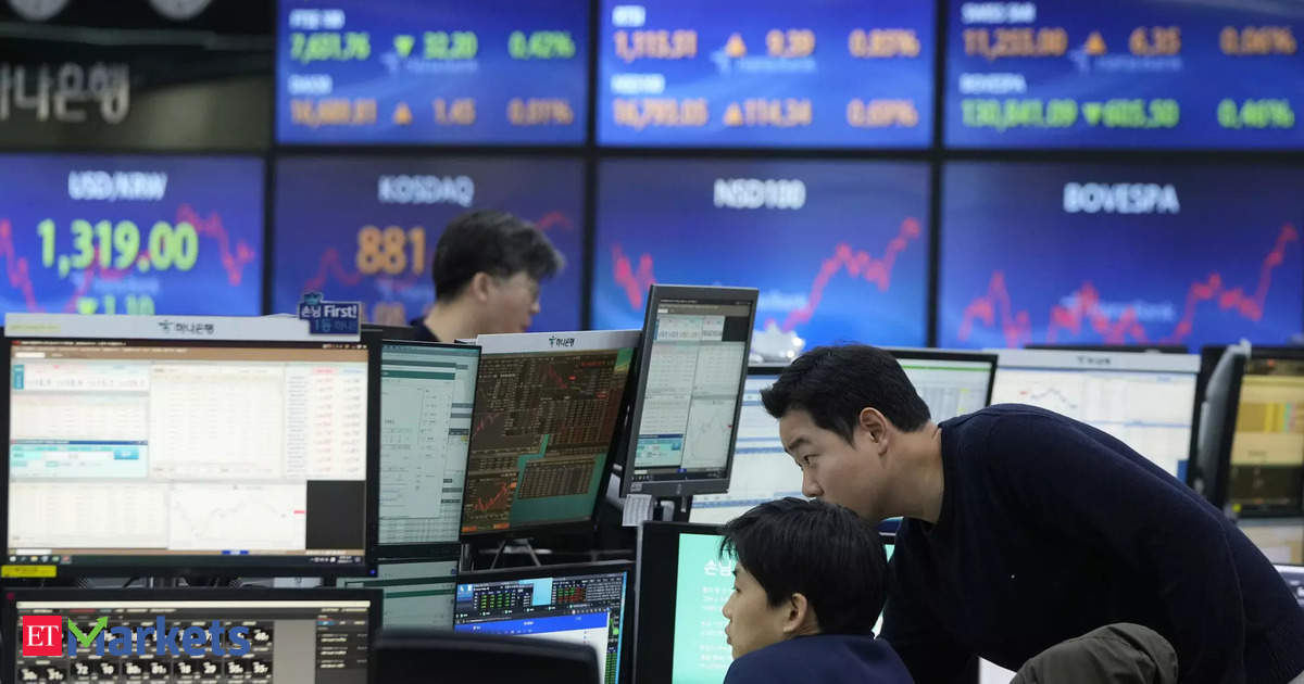 asia stocks: Asia stocks hold steady as more rate cuts loom