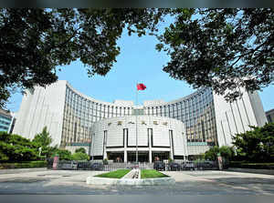 PBOC Cuts Short-term Rate Ahead of Briefing