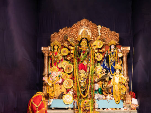 Maniktala Saha Family Durga Puja