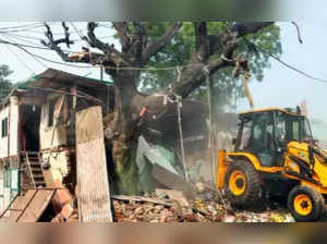 SC parks bulldozers, orders no demolitions without its permission