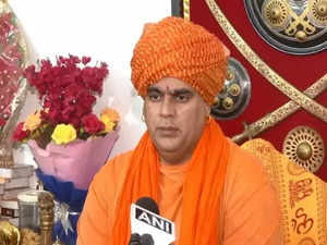 Hindu Mahasabha Chief calls for action after vandalism of BAPS Shri Swaminarayan temple in California