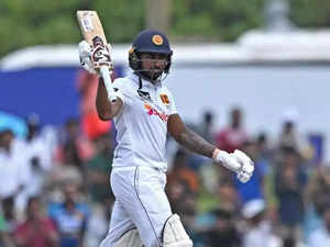 Kamindu Mendis Century