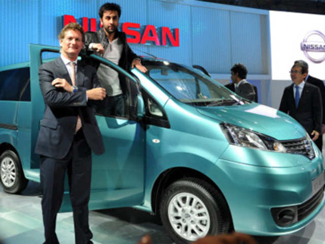 Ranbir Kapoor beside the newly launched Nissan Evaila