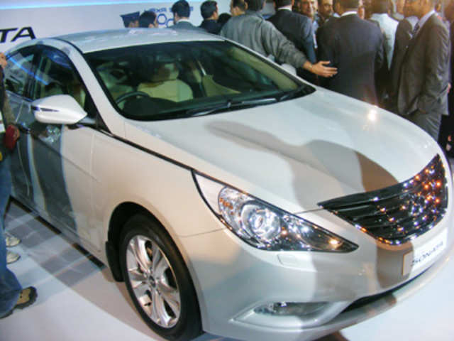 Auto Expo 2012: Hyundai launches all new Sonata