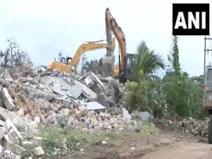 Gujarat: Nine illegal religious structures demolished in Gir Somnath