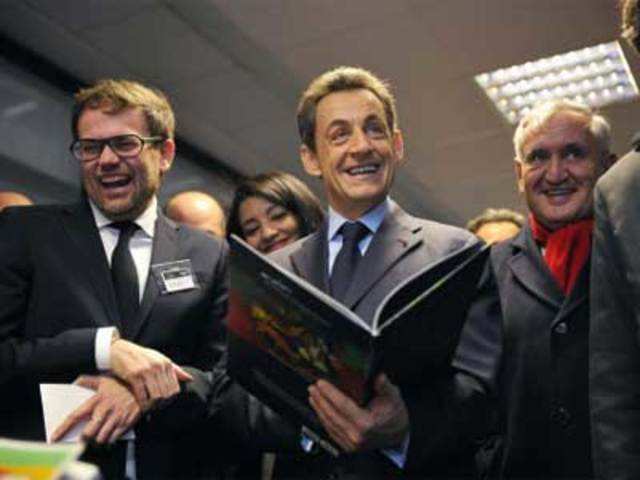 Sarkozy visits a national pedagogical center