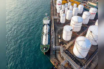 India to boost crude oil refining capacity by 35-40 MT by Fiscal 2030: Crisil Ratings