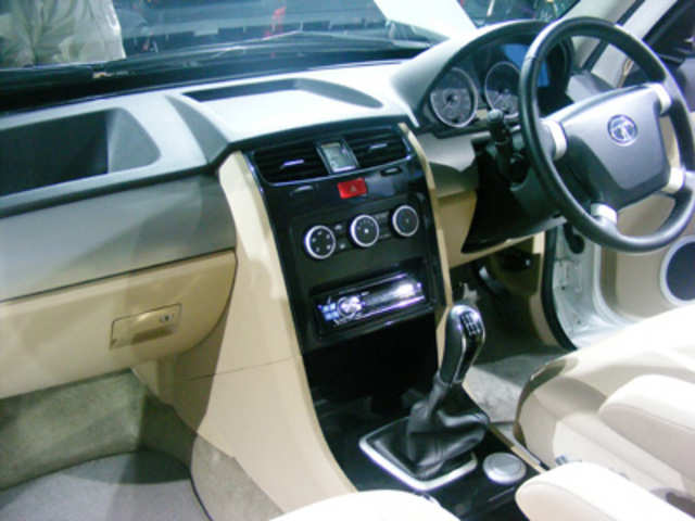 Safari Strome is a contemporary SUV