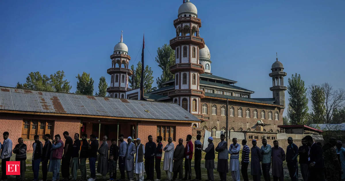 Jammu & Kashmir polls end: Overall voting 64%, 69% in phase III