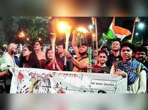 West Bengal: Night-long protests over doctor's murder mark Mahalaya ahead of Durga Puja