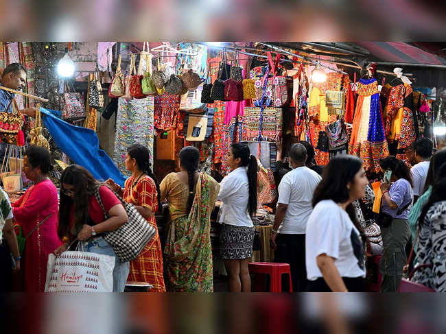 Delhiites are visiting Janpath in large numbers for their festive shopping