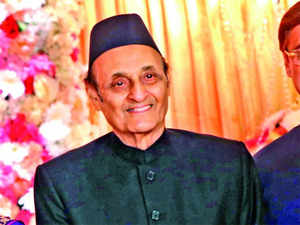 Next logical step is to restore full statehood to J-K: Karan Singh