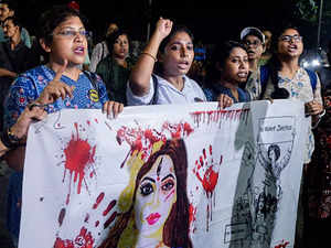 Six Bengal junior doctors on fast unto death