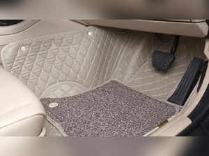 Best Car Floor Mat in India for Complete Safety and Easy Cleaning