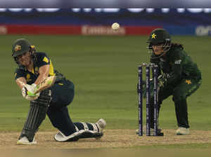 Australia on cusp of Women's T20 World Cup semifinals after crushing Pakistan