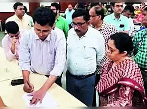 Senior doctors of RG Kar Medical College tender their resignations en masse in Kolkata on Tuesday