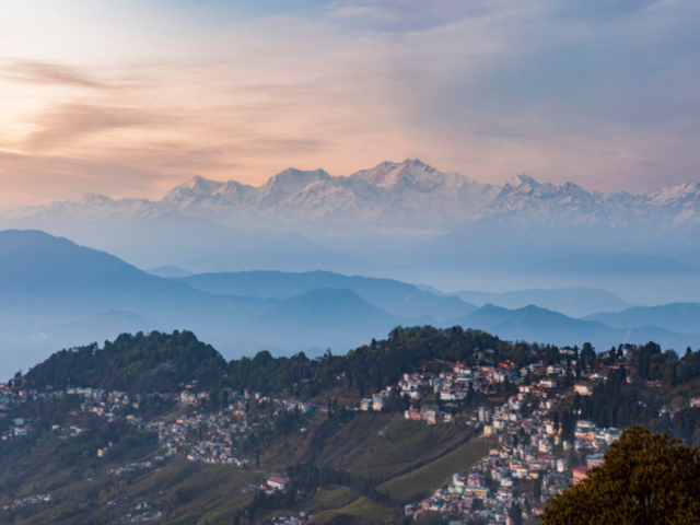 Darjeeling: Snowy views with a cultural twist