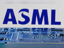 ASML cuts forecasts in Q3 earnings published early; shares fall 15%