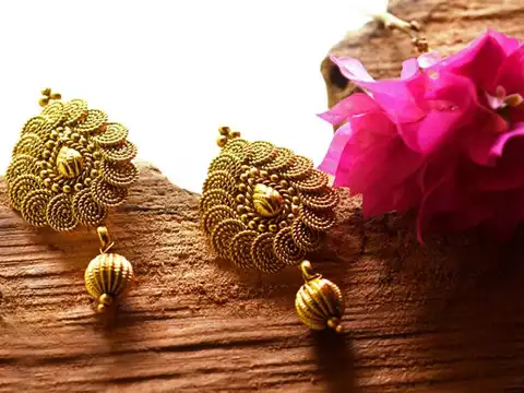 Delicate gold earrings
