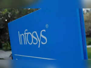 Infosys Net Profit Rises 4.7% in Q2, Misses St Estimates