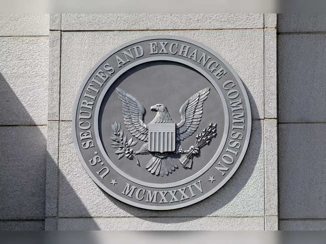 FILE PHOTO: The seal of the U.S. Securities and Exchange Commission (SEC) is seen at their headquarters in Washington, D.C., U.S., May 12, 2021. REUTERS/Andrew Kelly/