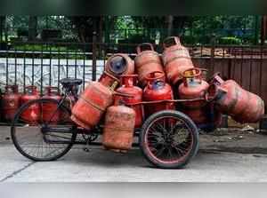 1.8cr to get free LPG cylinders before Diwali