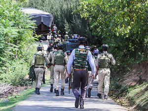 J-K: Encounter between security forces and terrorists underway along LOC in Baramulla