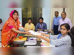 Jamshedpur: BJP candidate from Jamshedpur East constituency Purnima Das Sahu fil...