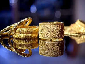 Gold Imports Surge during April-August 2024, while exports of Gems and jewellery declines