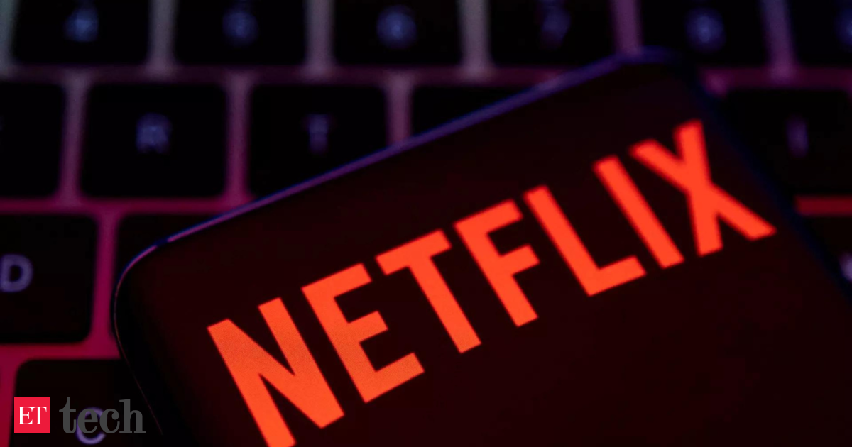 Netflix communications chief and global public policy executives to exit