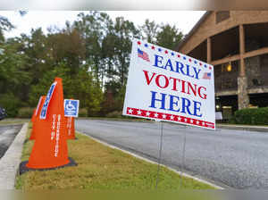 19-year old Chinese student votes in U.S elections in Michigan, arrested for felony but vote will be counted