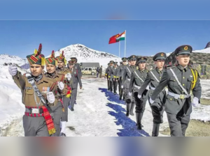 Indian and Chinese troops. File photo