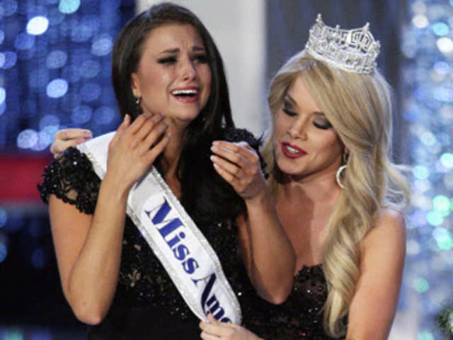 Laura Kaeppeler becomes Miss America 2012