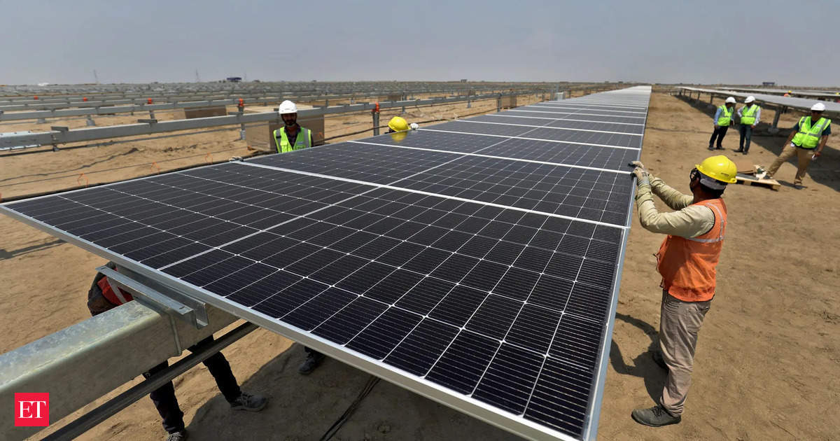 Global Renewable Energy Investment Surge: Solar Dominates Market Growth