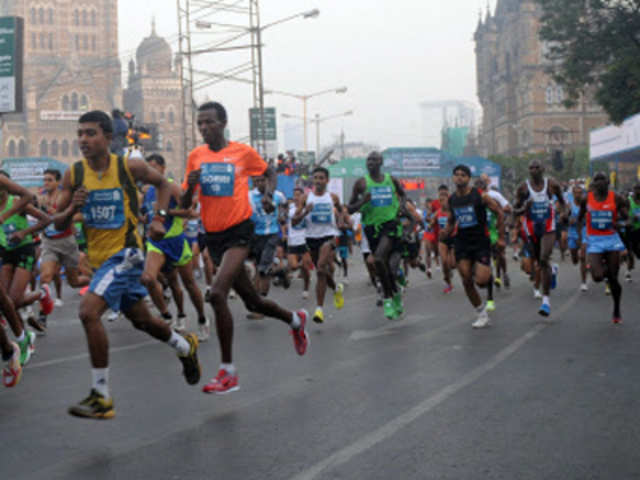 Athletes participate in Standard Chartered Mumbai Marathon 2012