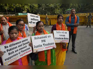 Demonstration outside Canadian Hindu temple broken up after police spotted weapons