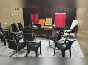 UP nagar panchayat, block chiefs dedicate chairs to Lord Ram