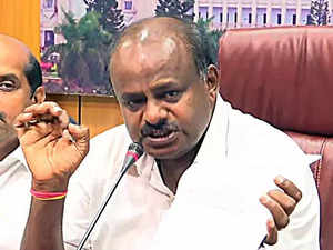 Karnataka: Kumaraswamy slams DK Shivakumar for ruining lives of Ganga Matsya fishermen, assures them of ST status