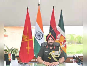 Lt Gen Manjinder Singh assumes command of Army's South Western Command