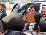 Priyanka starts tour by holding a meeting in Munshiganj