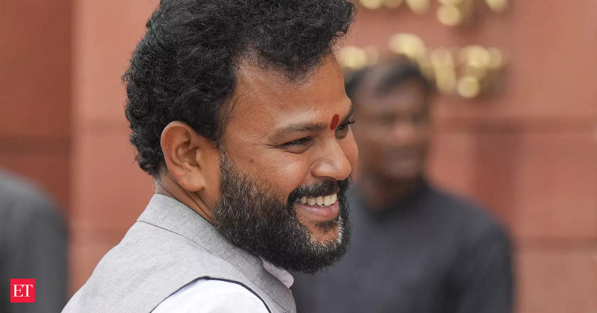 We don&rsquo;t encourage a duopoly, need more airlines: Civil aviation min Ram Mohan Naidu