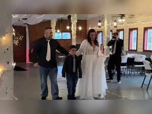 Newlywed’s nightmare: Bride and groom walk up to an empty venue; couple heartbroken as incident goes viral on social media, what went wrong?