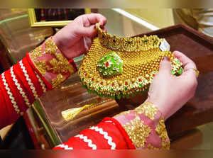 Gold Buying for Weddings Slows as Consumers Expect Further Fall in Price